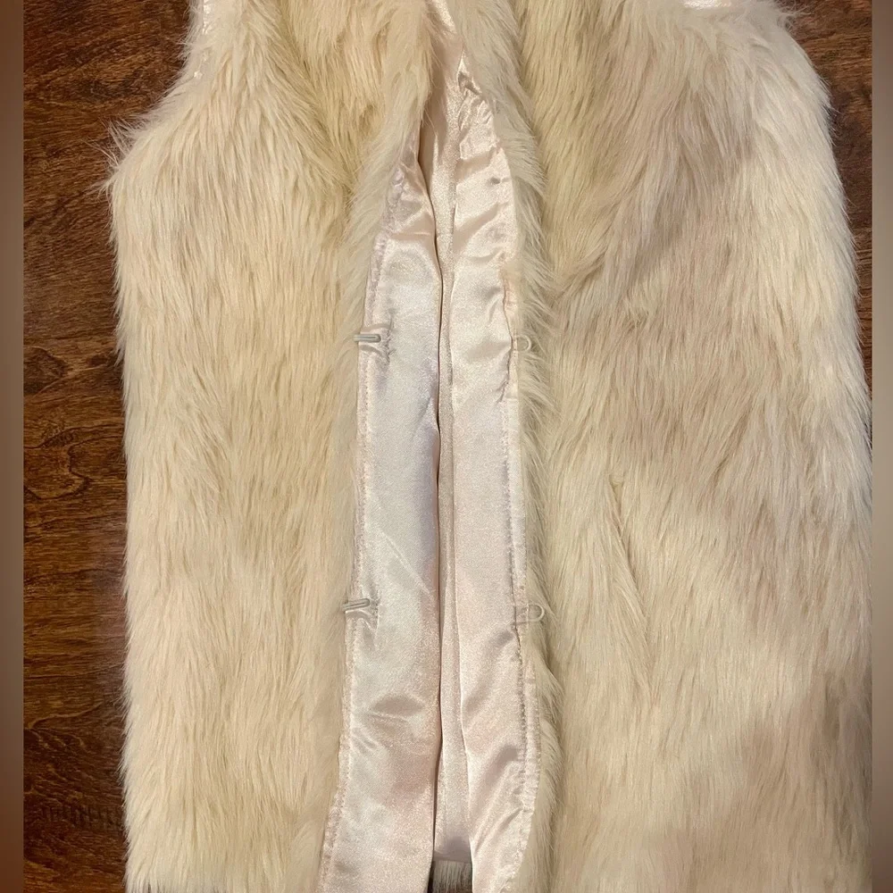BB Dakota Scotlyn Faux Fur Vest Off White Cream With Pockets XS - Picture 5 of 7